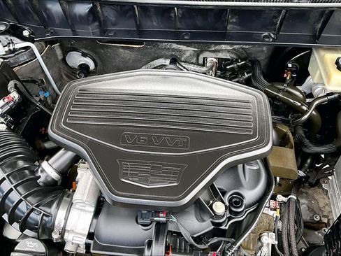 Used 2018 Cadillac XT5 FWD image 33