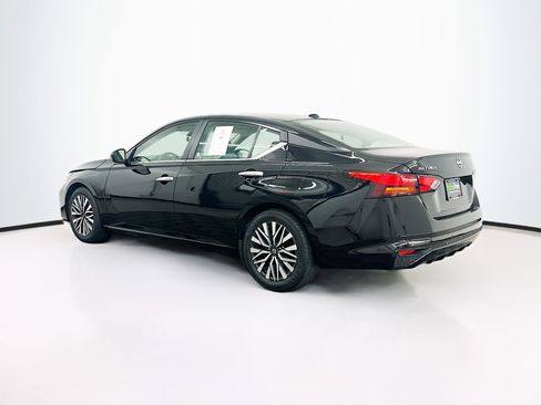 Used 2025 Nissan Altima 2.5 SV image 5
