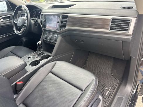 Used 2021 Volkswagen Atlas SE image 11