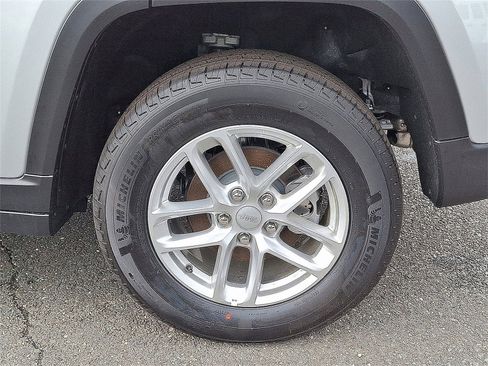 New 2025 Jeep Grand Cherokee Laredo X w/ Luxury Tech Group I image 7