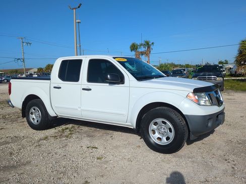 Used 2016 Nissan Frontier S RWD image 2