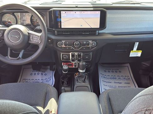 New 2025 Jeep Gladiator Willys image 13