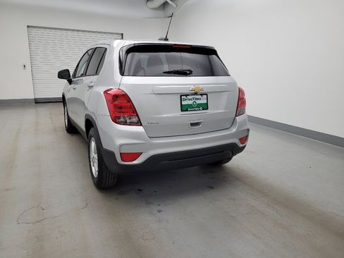 Used 2021 Chevrolet Trax LS w/ Tint and Cruise Package FWD image 6