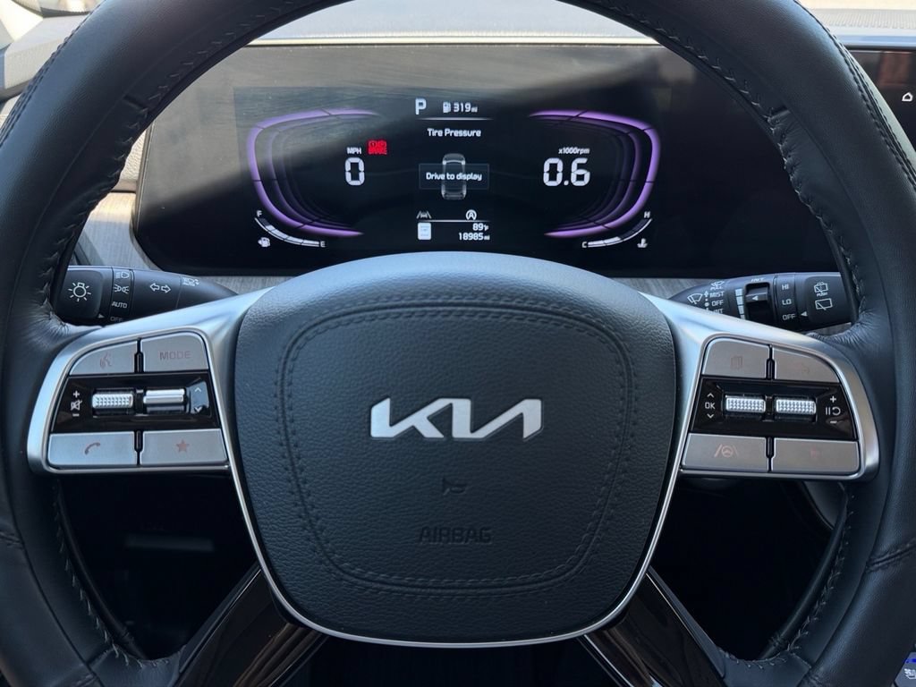 Used 2025 Kia Telluride EX FWD image 28