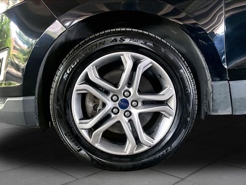 Used 2016 Ford Edge Titanium w/ Technology Package AWD/4WD image 9