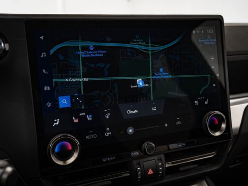 Used 2024 Lexus GX 550 image 32