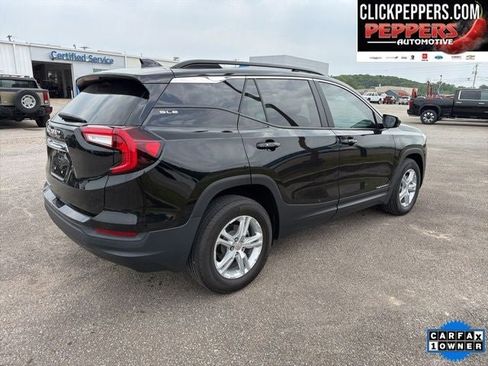 Used 2024 GMC Terrain SLE w/ Driver Convenience Package FWD image 3