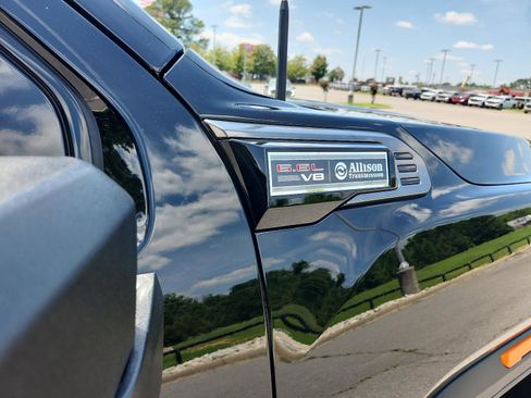 Used 2026 GMC Sierra 2500 AT4 w/ AT4 Premium Plus Package AWD/4WD image 8