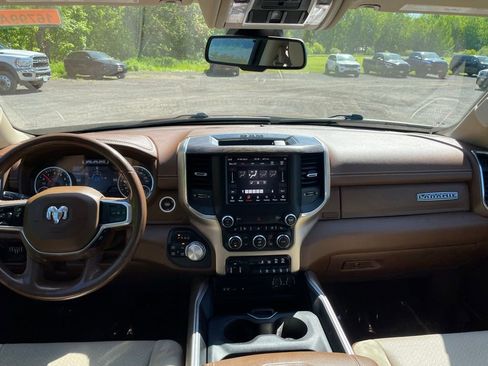 Used 2019 RAM 1500 Laramie AWD/4WD image 12