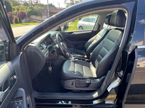 Used 2014 Volkswagen Jetta SE FWD image 24