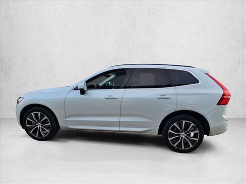 Used 2022 Volvo XC60 B5 Momentum w/ Climate Package image 8