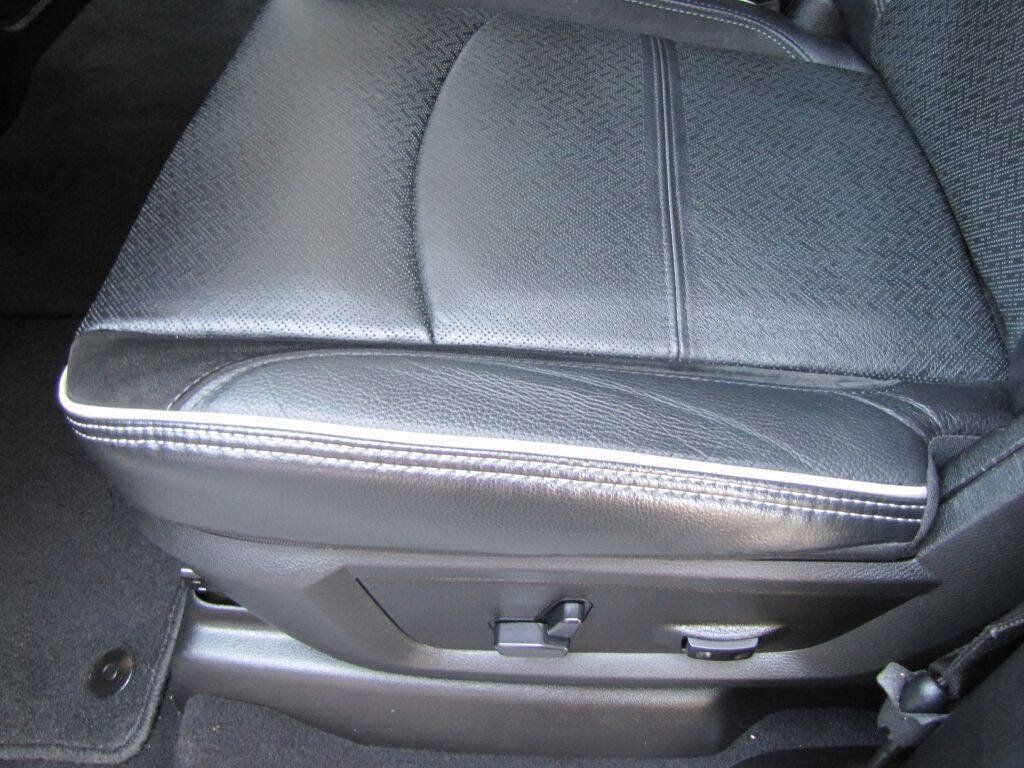 Used 2026 RAM 2500 Laramie AWD/4WD image 14