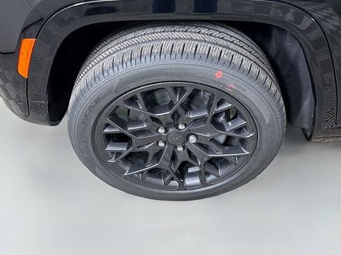 New 2026 Jeep Grand Cherokee L Summit AWD/4WD image 32