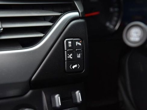 Used 2015 Chevrolet Tahoe LTZ AWD/4WD image 13