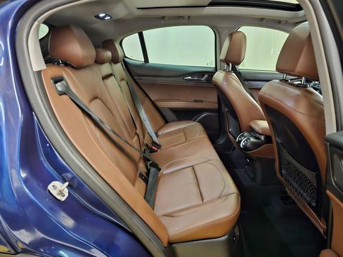 Used 2021 Alfa Romeo Stelvio Sprint w/ Nero Edizione image 12