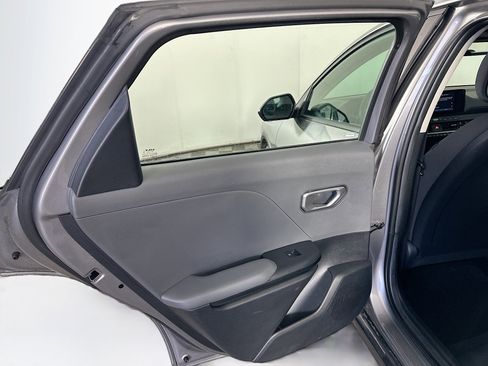 Used 2025 Kia K4 LXS image 24