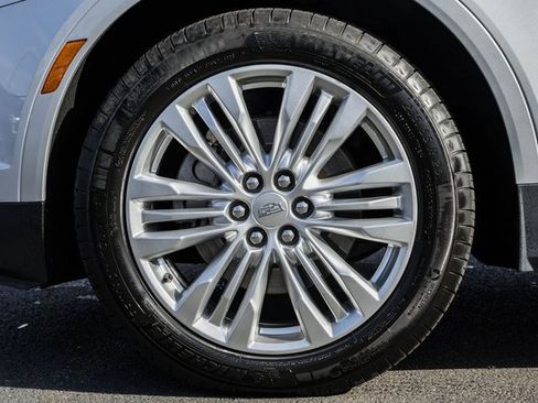 Used 2018 Cadillac XT5 Premium Luxury image 19