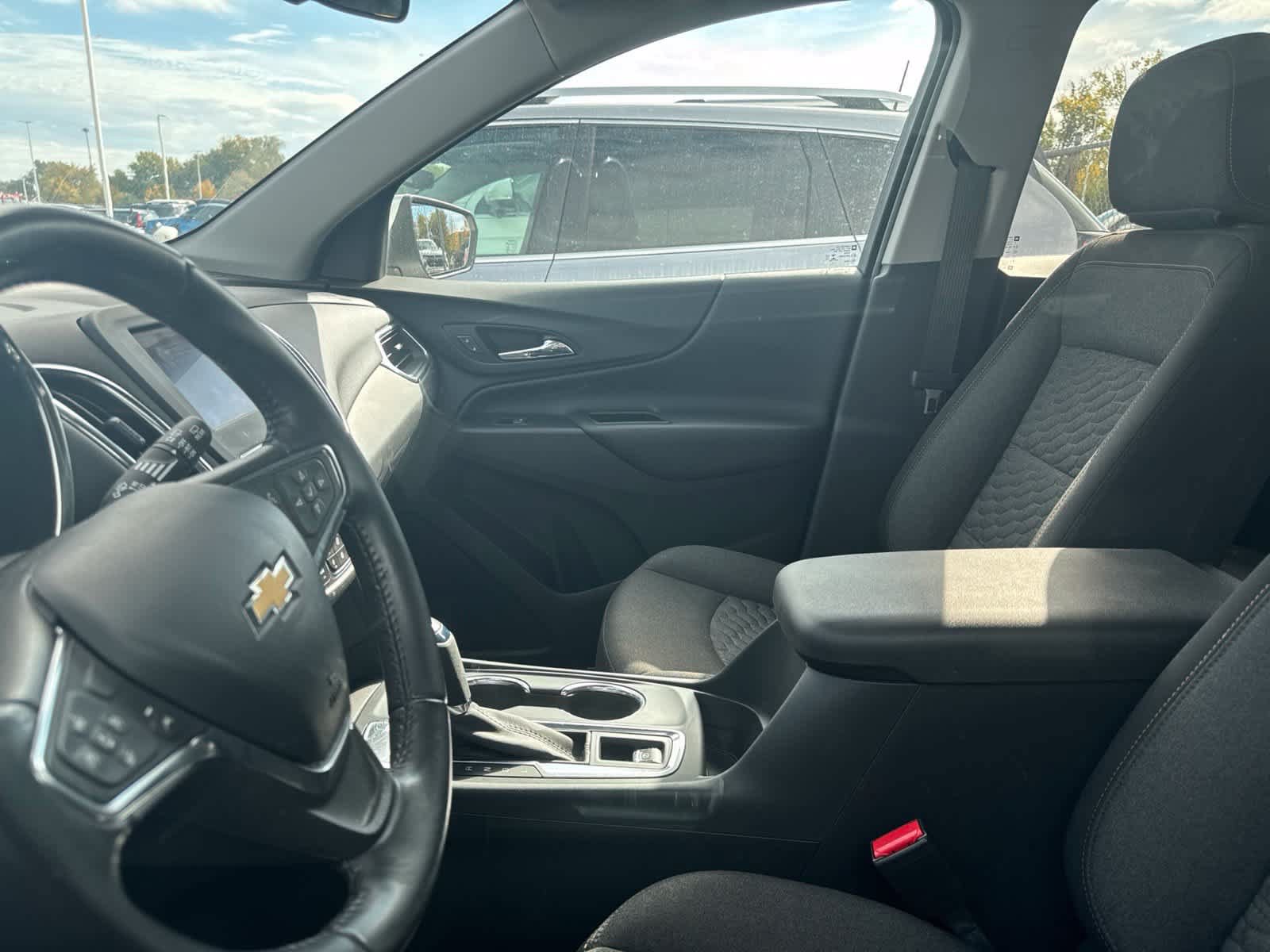 Used 2020 Chevrolet Equinox LT w/ Driver Convenience Package FWD image 6