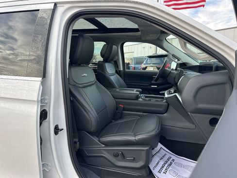 New 2026 Ford Expedition Max Platinum w/ Driver's Package image 37