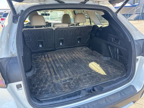 Used 2022 Subaru Outback Limited AWD/4WD image 9