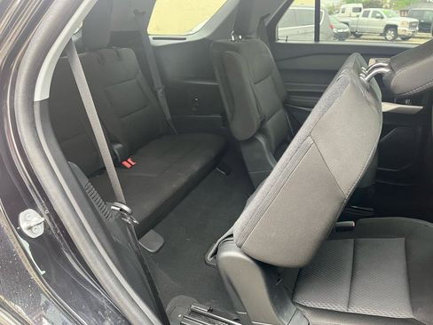 Used 2022 Ford Explorer XLT w/ Class IV Trailer Tow Package image 12