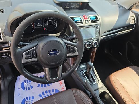 Used 2018 Subaru Forester 2.5i Touring AWD/4WD image 12
