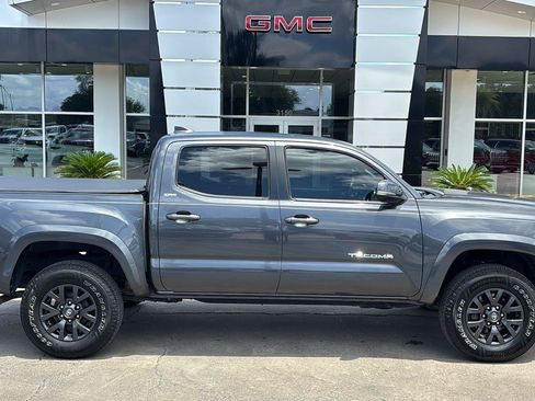 Used 2022 Toyota Tacoma SR5 w/ Technology Package RWD image 9