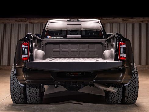 Used 2024 RAM 3500 Limited w/ Night Edition AWD/4WD image 9