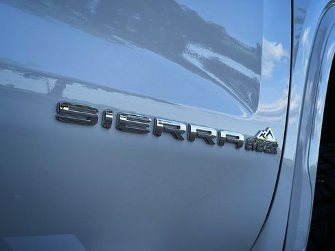 New 2026 GMC Sierra 1500 SLT w/ SLT Premium Plus Package AWD/4WD image 15