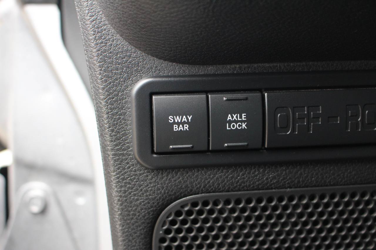 Used 2016 Jeep Wrangler Unlimited Rubicon AWD/4WD image 15