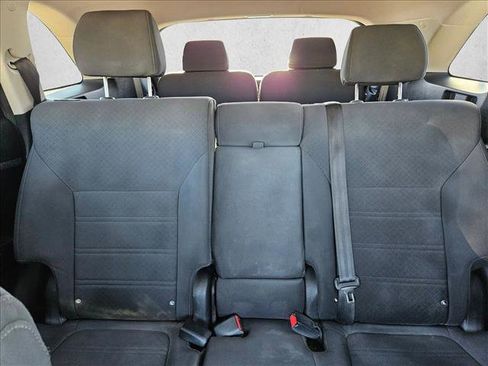 Used 2017 Kia Sorento LX w/ LX Convenience Package image 15