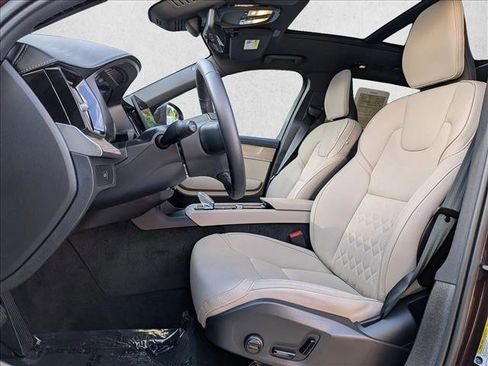 Certified 2025 Volvo XC90 B5 Core w/ Protection Package Premier image 14