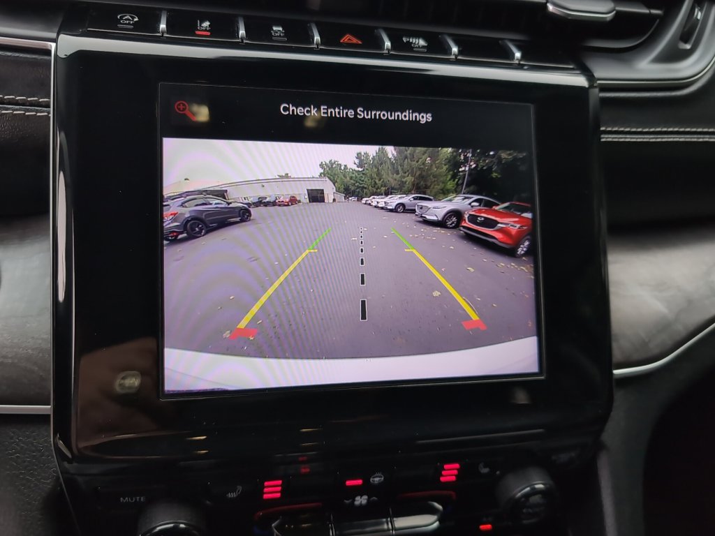 Used 2021 Jeep Grand Cherokee L Limited AWD/4WD image 26