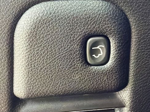 Used 2022 Jeep Grand Cherokee Laredo X image 13