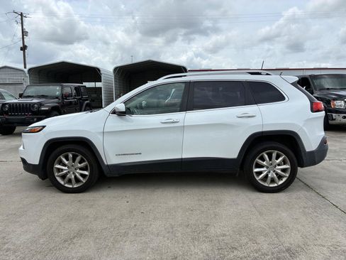 Used 2017 Jeep Cherokee Limited w/ Luxury Group FWD image 13