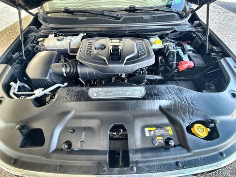 Used 2023 Jeep Wagoneer L Series III w/ Preferred Equipment Group image 28