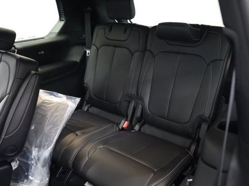 New 2025 Jeep Grand Cherokee L Limited image 24