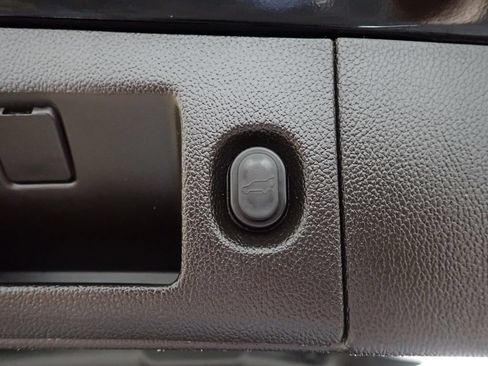 Used 2015 GMC Yukon SLT w/ Open Road Package AWD/4WD image 21