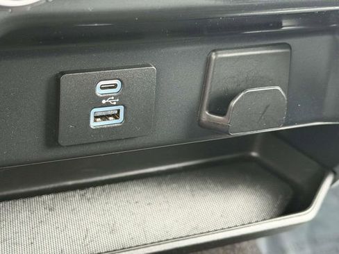 Used 2022 Ford F150 Lariat w/ Equipment Group 501A Mid AWD/4WD image 22