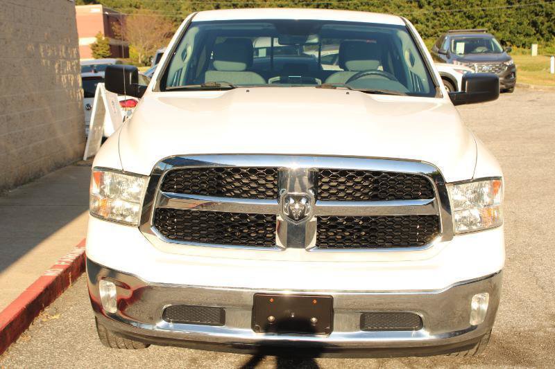 Used 2017 RAM 1500 Classic SLT AWD/4WD image 2