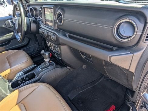 Used 2022 Jeep Wrangler Unlimited Sahara w/ Cold Weather Group image 15