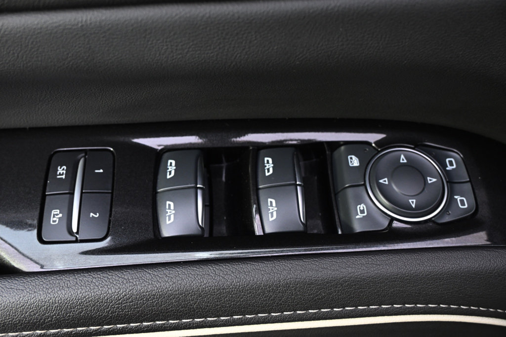 Certified 2024 Cadillac Escalade ESV Premium Luxury w/ Performance Package AWD/4WD image 24