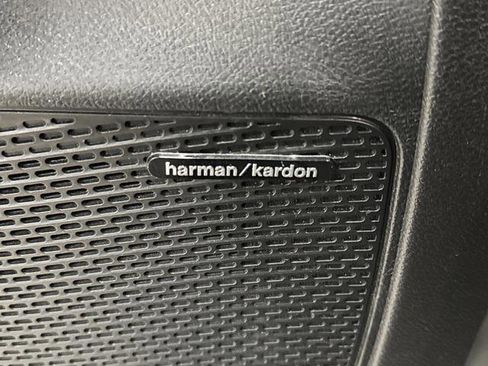 Used 2022 Chrysler Pacifica Limited w/ Uconnect Theater Family Group image 29