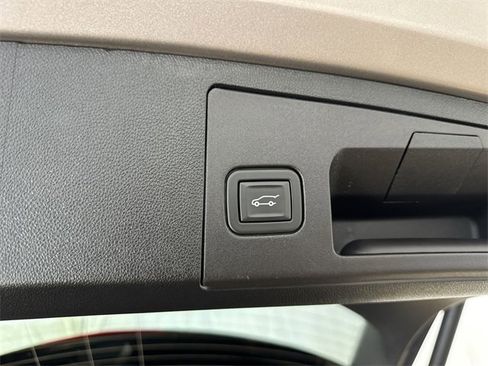 Certified 2024 Cadillac XT4 Sport image 27