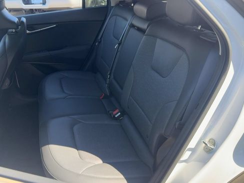 Used 2023 Kia Niro Wave FWD image 12