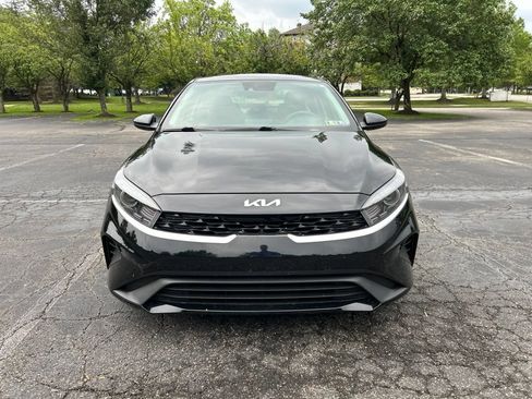 Used 2023 Kia Forte LXS FWD image 2