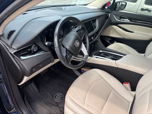 Used 2024 Buick Enclave Essence w/ Technology Package FWD image 4