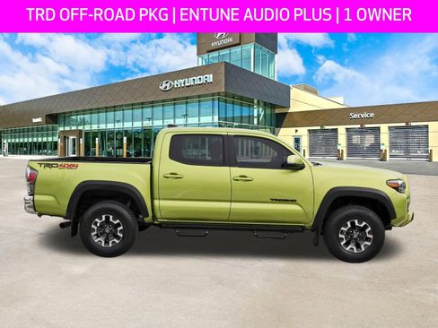 Used 2023 Toyota Tacoma TRD Off-Road AWD/4WD image 4