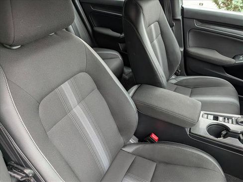 Used 2024 Honda Civic Sport image 13