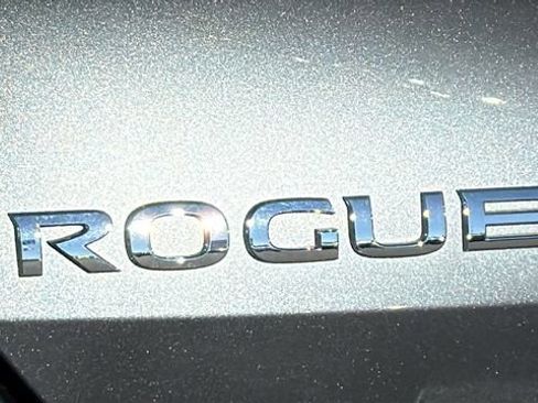 Used 2020 Nissan Rogue SL w/ Premium Package image 28